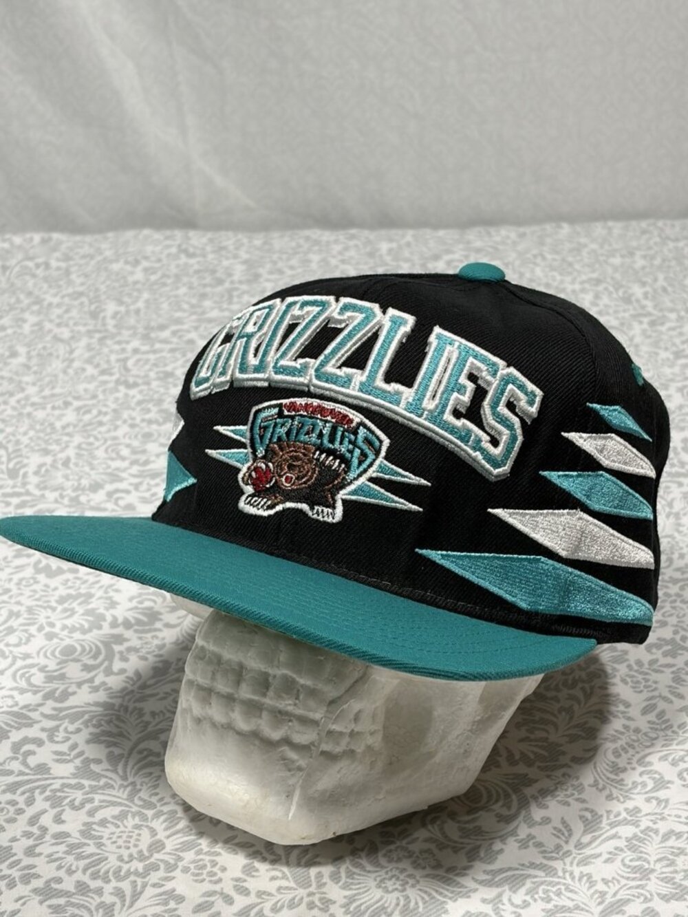 Mitchell & Ness Vancouver Grizzlies Snapback Hat Diamond Cut Hardwood Classics